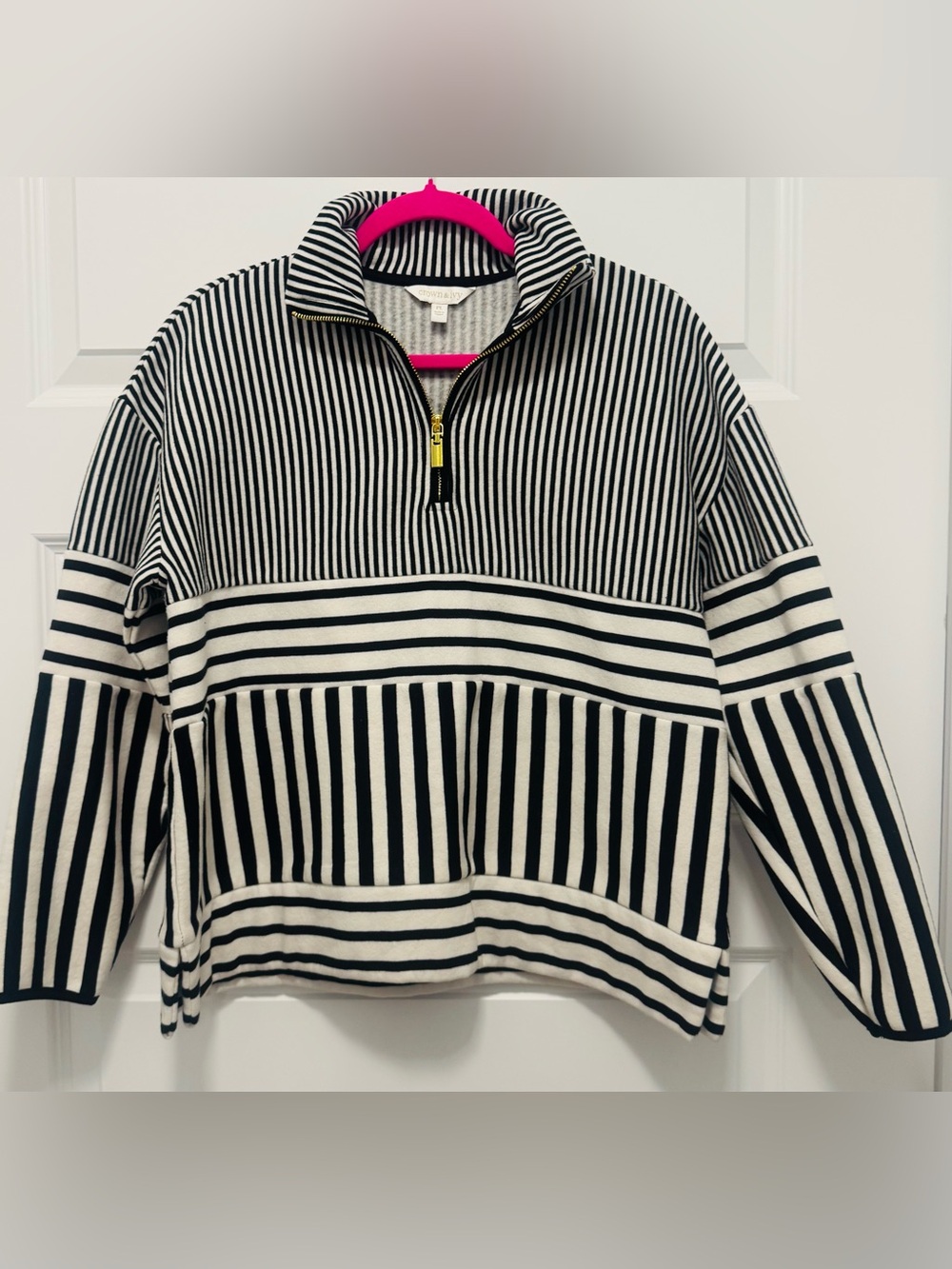CROWN & IVY Black & WhIte Quarter-Zip